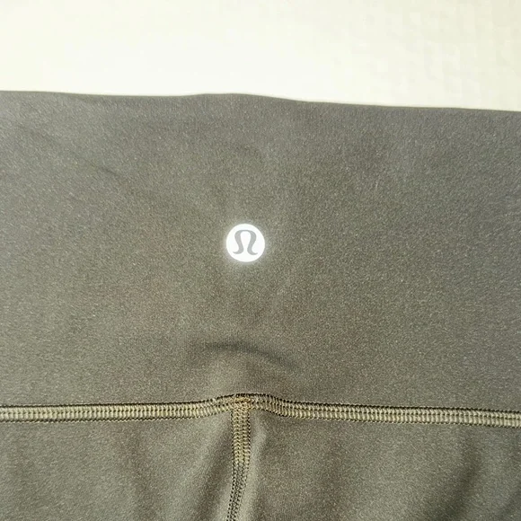 *LIKE NEW* Lululemon 28” Dark Olive Size 8 High-Rise Leggings - Picture 8 of 12
